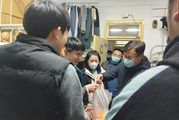 “研”途有我  温暖相伴  ——365英国上市公司关心关爱考研员工