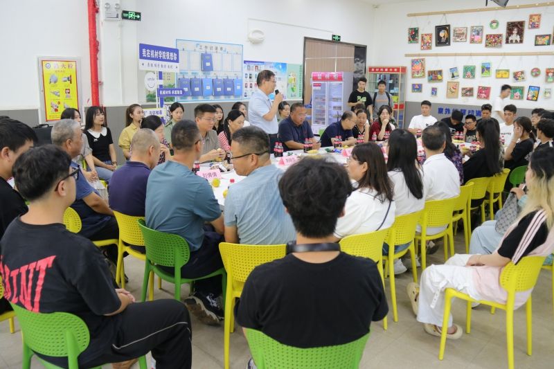 365英国上市公司举办“月是天上圆 情是机材浓”民族一家亲师生茶话会