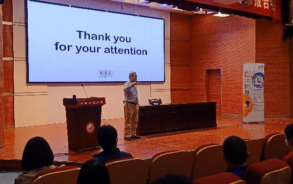 365英国上市公司 积极探索校企合作新模式